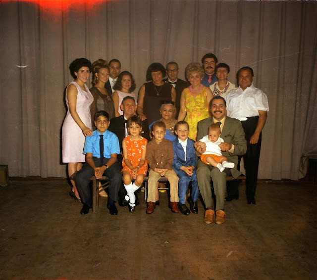 36 Intimate Snapshots of People Posing for Pictures at New York Wedding