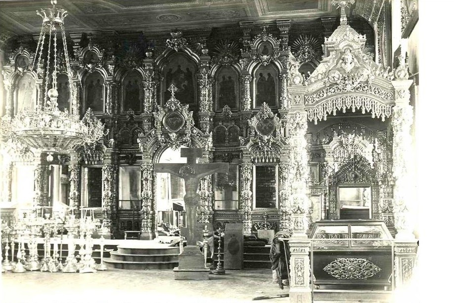 Сени в храме