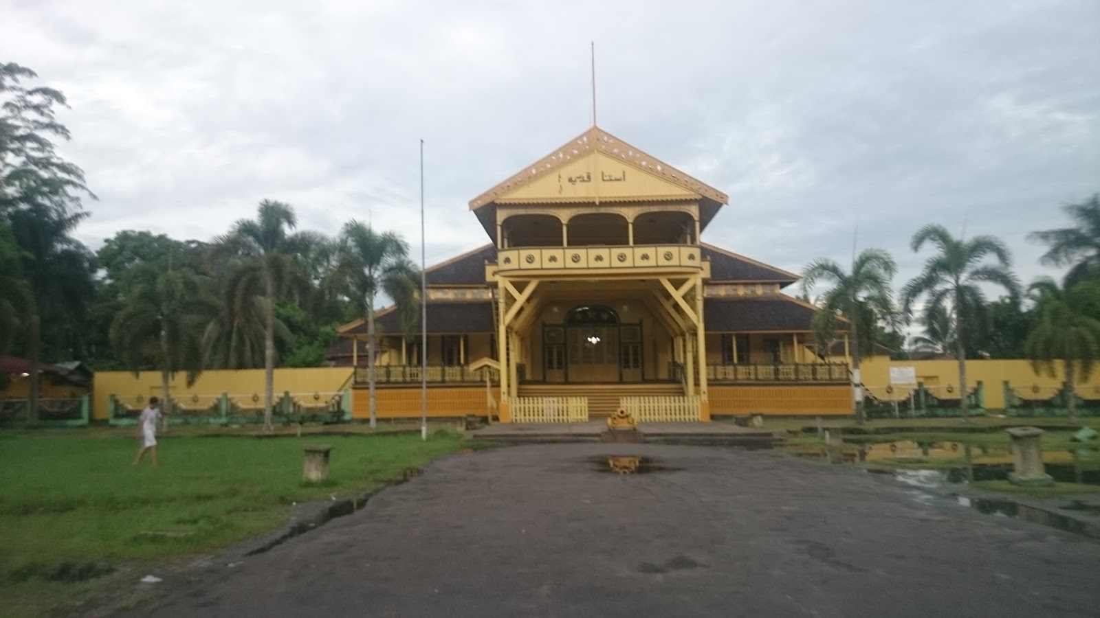 36+ Rumah Adat Istana Kesultanan Pontianak Background