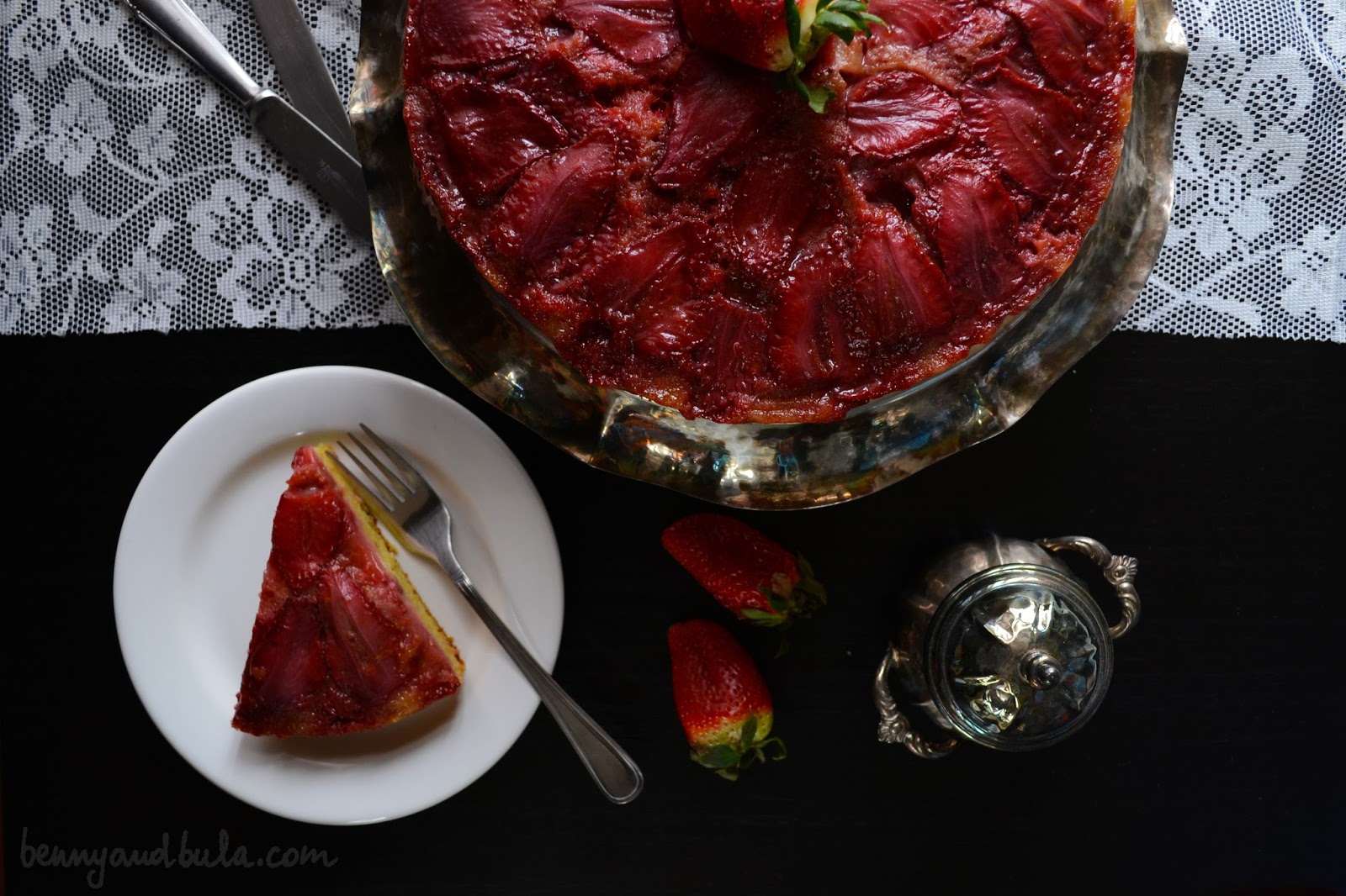 Torta Capovolta alle Fragole / Upside Down Strawberry Cake