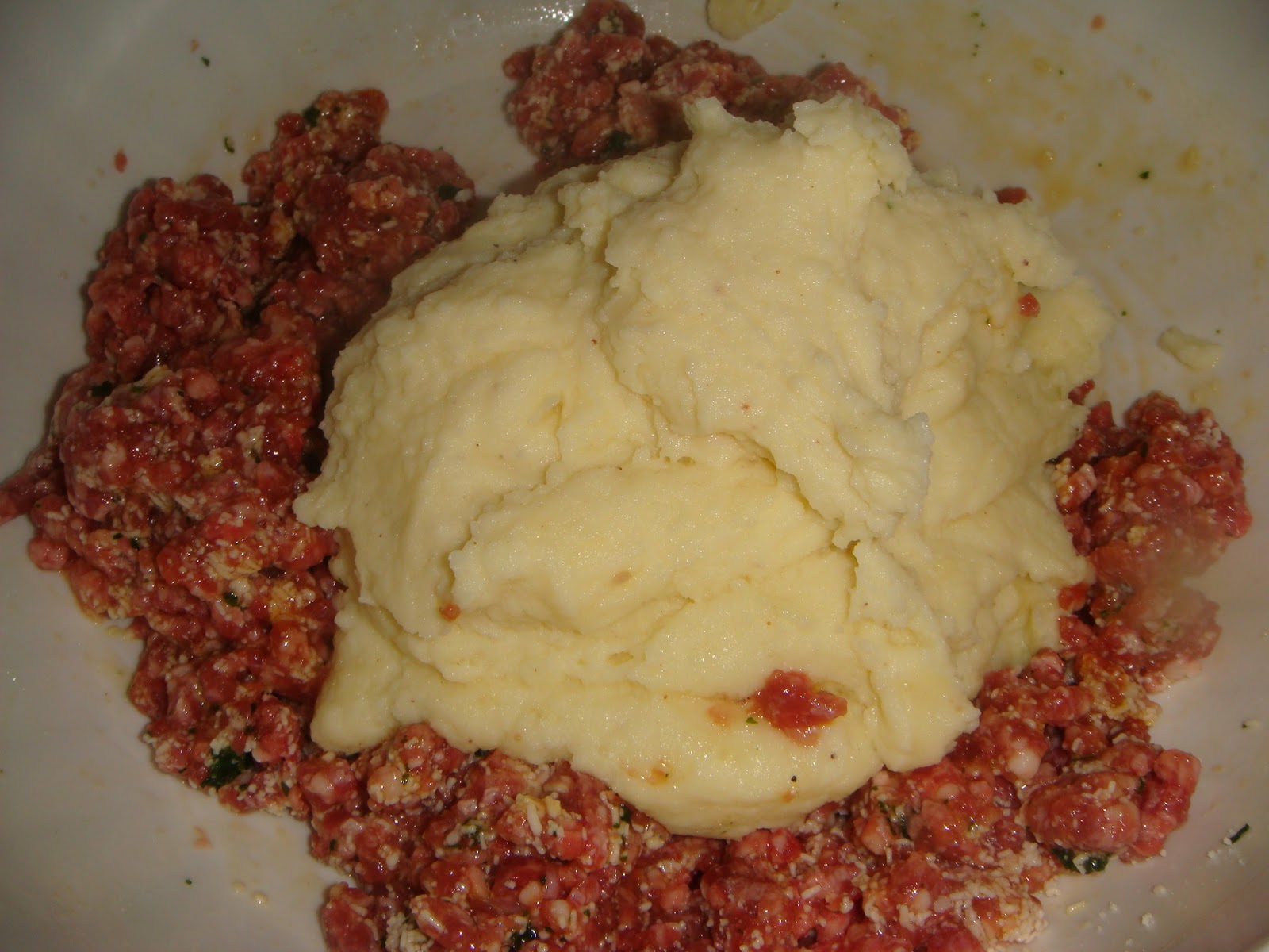 DOLCEmente SALATO Timballo di carne e patate filanti