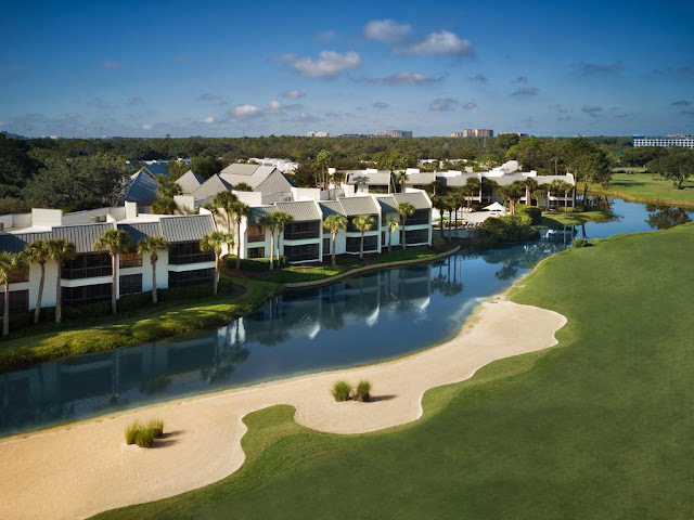 Palm-lined drives and shimmering waters are the hallmarks of Marriott's Sabal Palms, one of lively Orlando's loveliest and most serene vacation ownership.