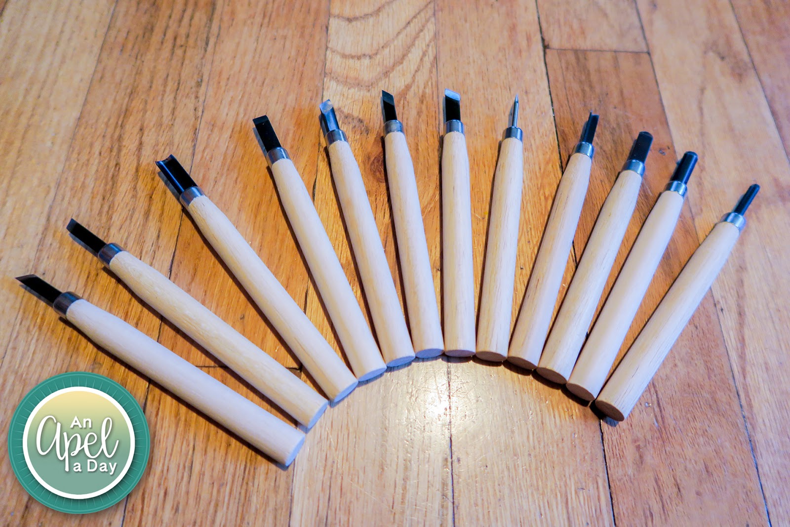 An Apel a Day Beginner's Carving Tool Set Review