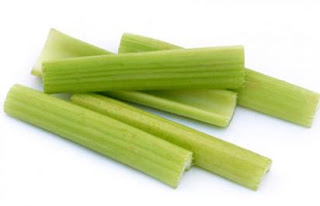 celery sticks- perfect toddler snack for on the go!