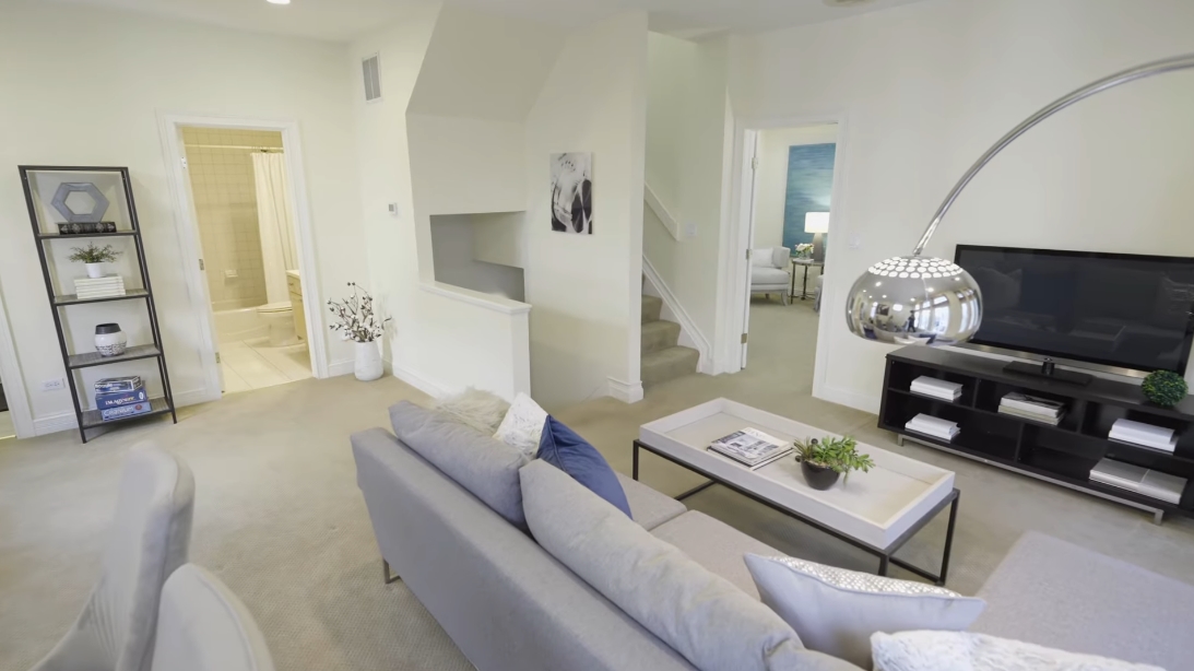 23 Interior Design Photos vs. 950 N Clark St #L, Chicago Luxury Townhome Tour