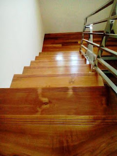 papan tangga kayu
