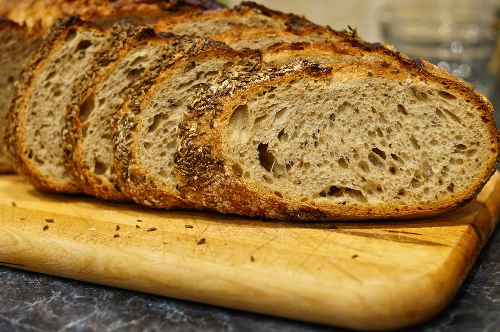 Подовой домашний хлеб. Финский хлеб "рейкялейпя". Домашний хлеб. Хлеб с добавками. Хлеб собственного приготовления.