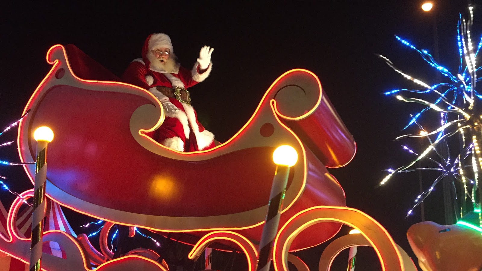 Pinoytrendsonline.com: The Biggest, Brightest, and the most Magical Christmas Parade Hits Sm