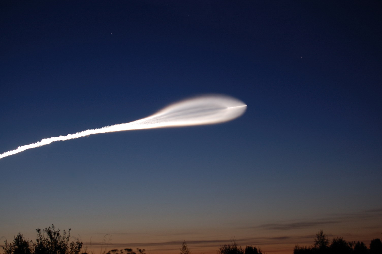 В москве наблюдали пролет ракеты. Пуск ангары. Kn-23 ракета. Пролет ракеты. Пуск ракеты.