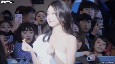 Honeycam%2B2018-10-07%2B00-49-36.gif