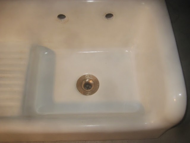 Victorian Antiquities and Design: The Classic Farmhouse Sink: And we ...