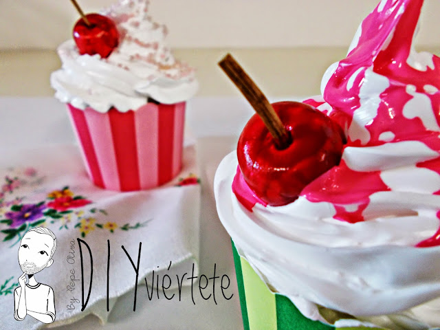 DIY-Do It Yourself-DIYviértete-manualidades-decoración-cupcakes-Decoden-técnica-dulce-cereza-sirope-frostinf-merengue-2