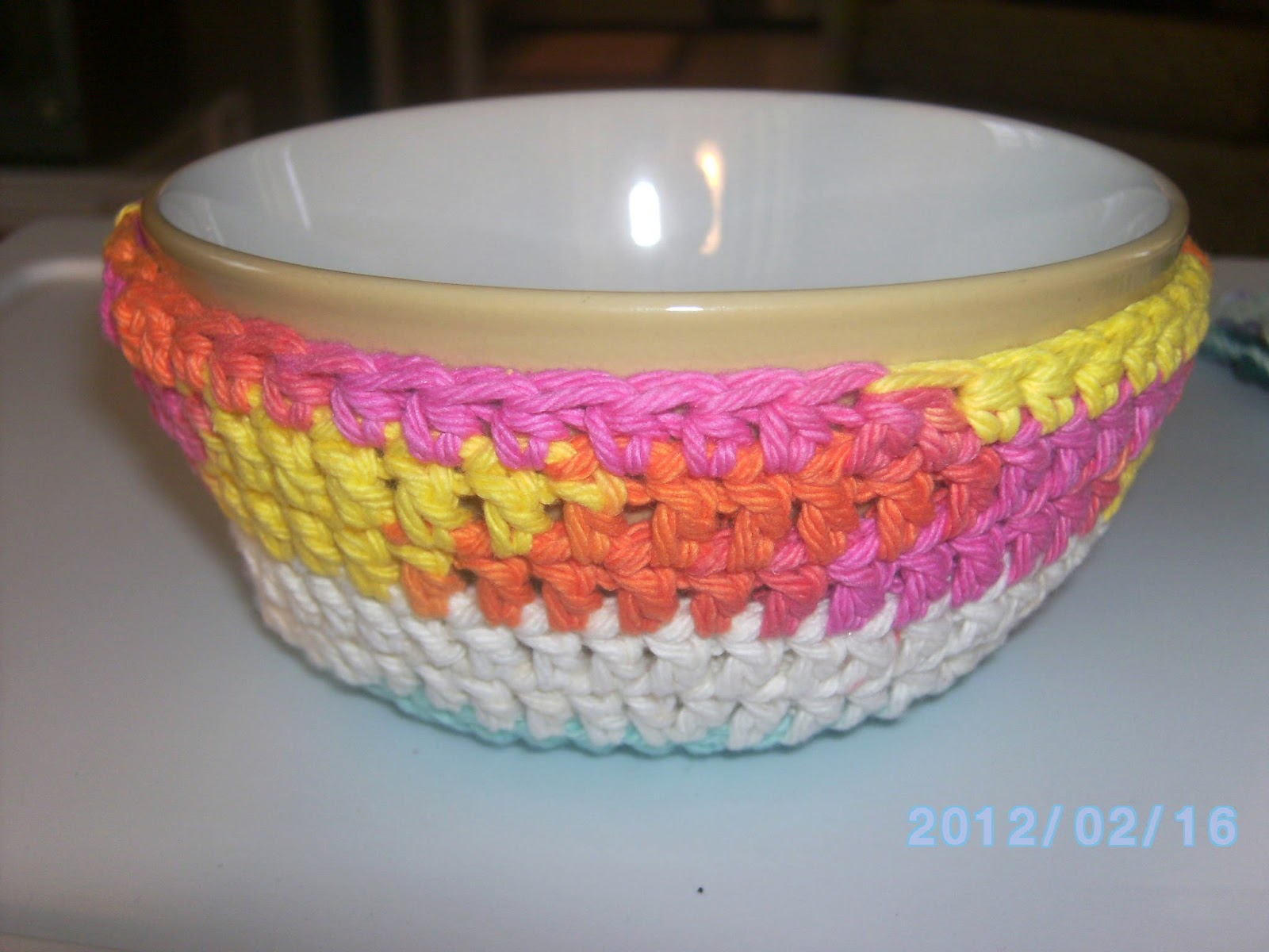 now-i-m-crocheting-this-bowl-cozy