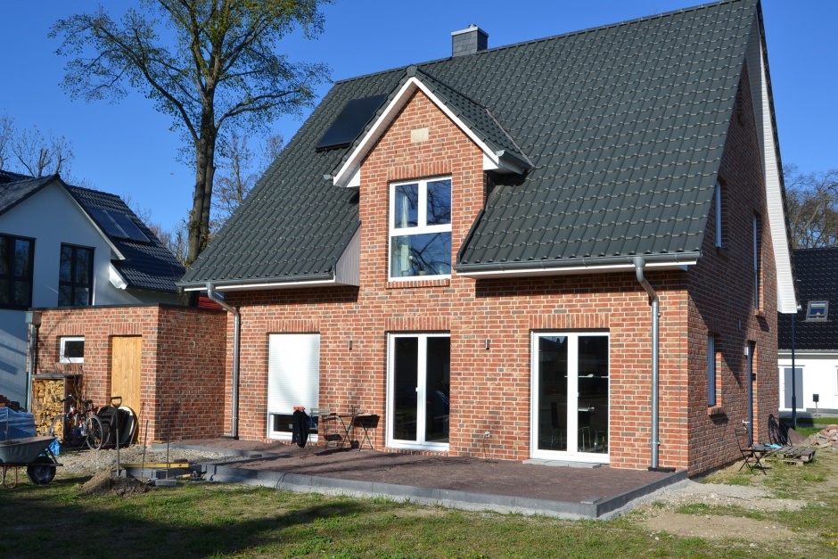 aus B wird HVL: Die (erste) Terrasse ist fertig und die ersten Linien