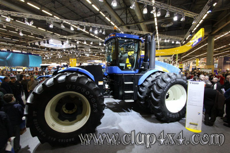 Tractors - Farm Machinery: New Holland T9060