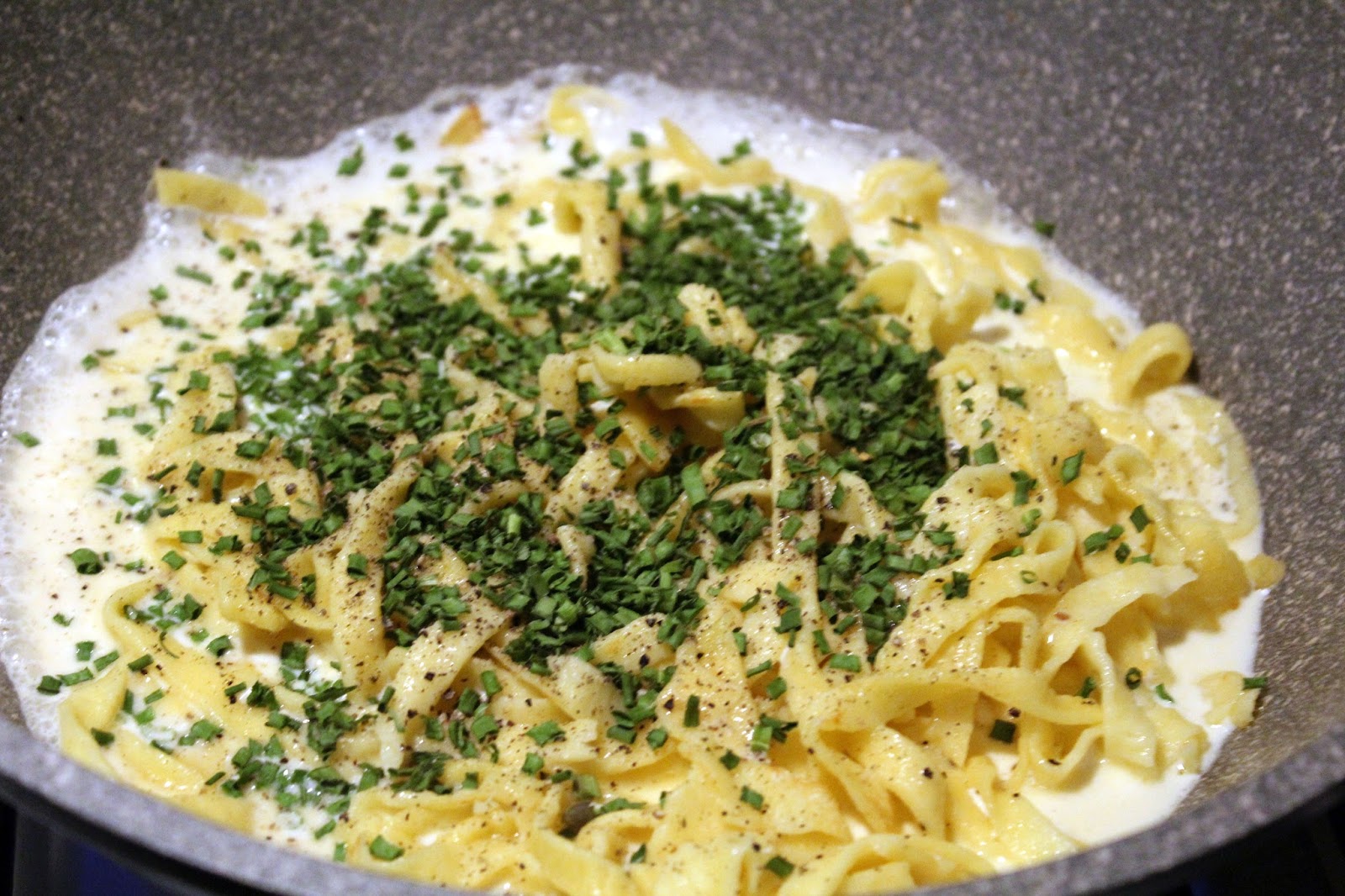 Bandnudeln mit Sahnesoße und Parmesan – glatzkoch.de
