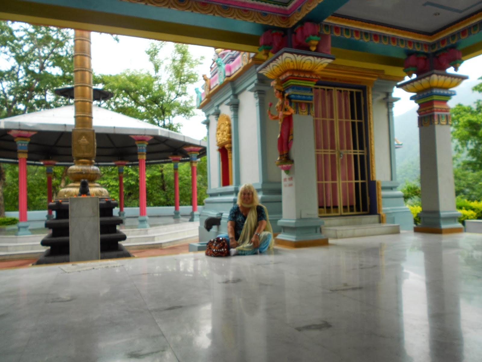 Sivananda Rishikeshreihe 1 : Rishikesh Übungsreihe – HIQWZ