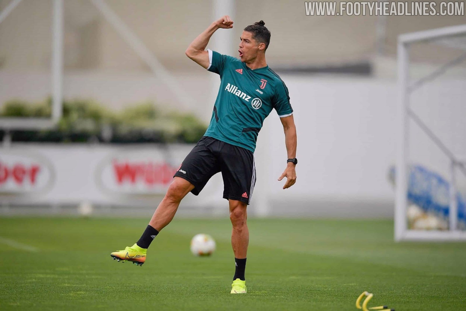 ronaldo's studs