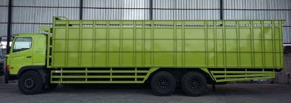 truk terpanjang di indonesia-hijau samping
