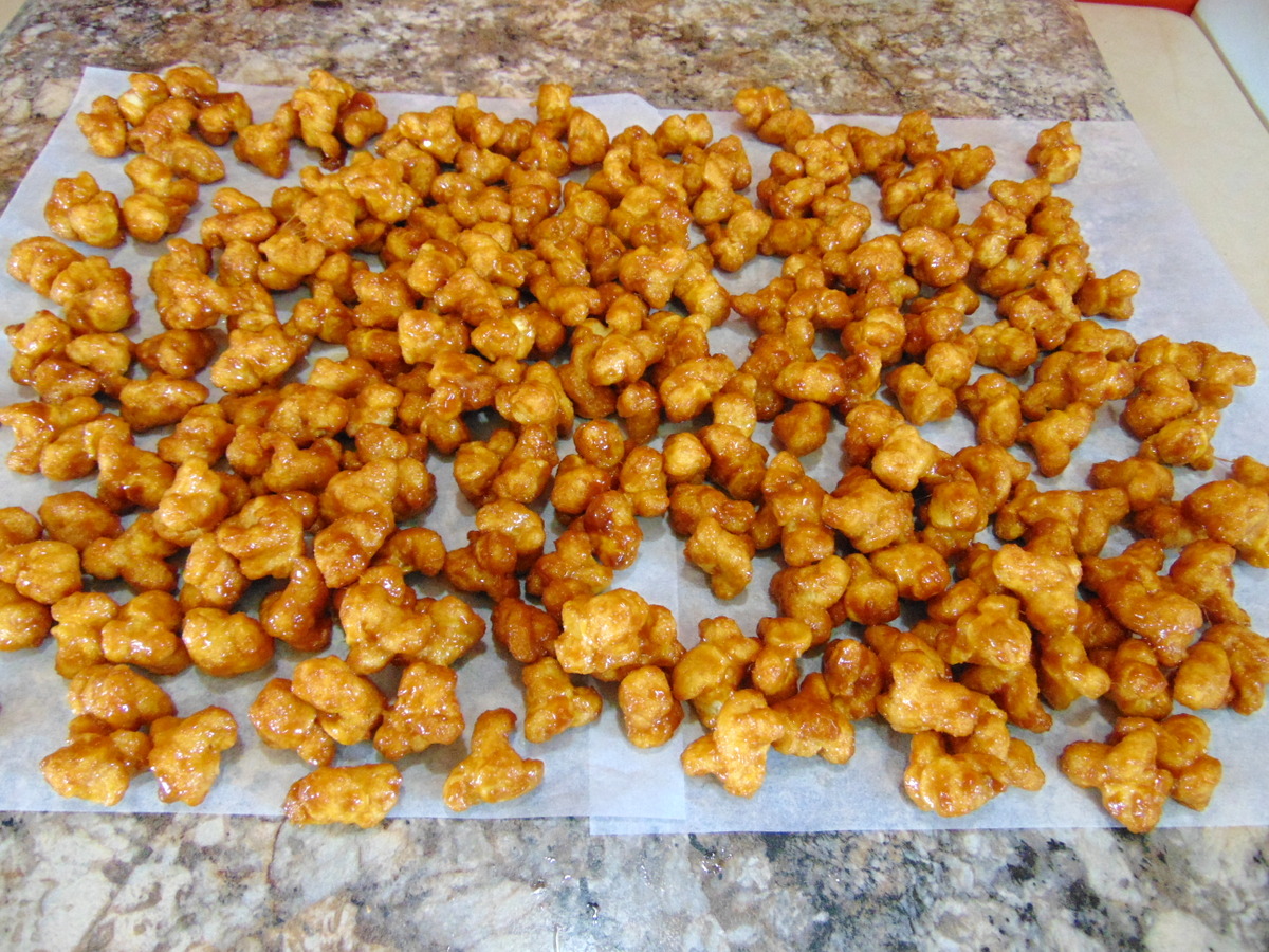 Crunchy Caramel Corn Puffs
