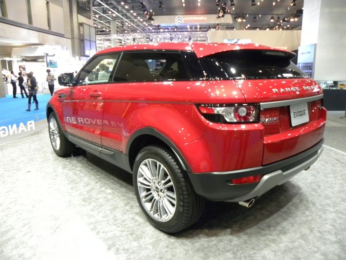 Garage Car Range Rover Evoque reaches Japan Live Pics Tokyo 2011