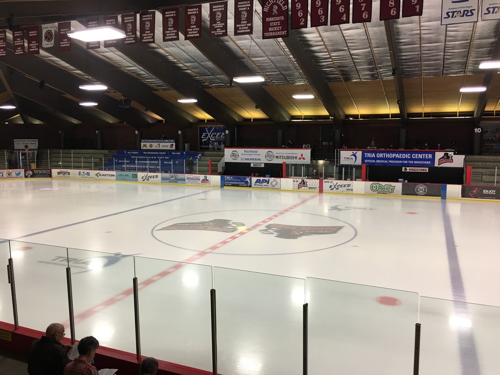 Kato Sports Girl Venue Trek Richfield Ice Arena/Minnesota Magicians