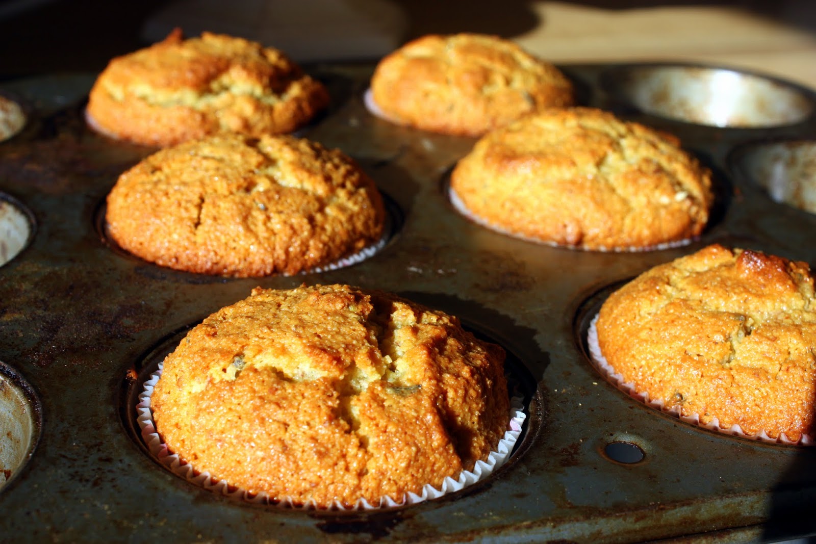 we eat. happy. honey & lavender almond meal muffins.