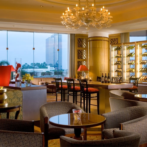 Sheraton Surabaya Hotel and Towers: Restaurant & Lounges