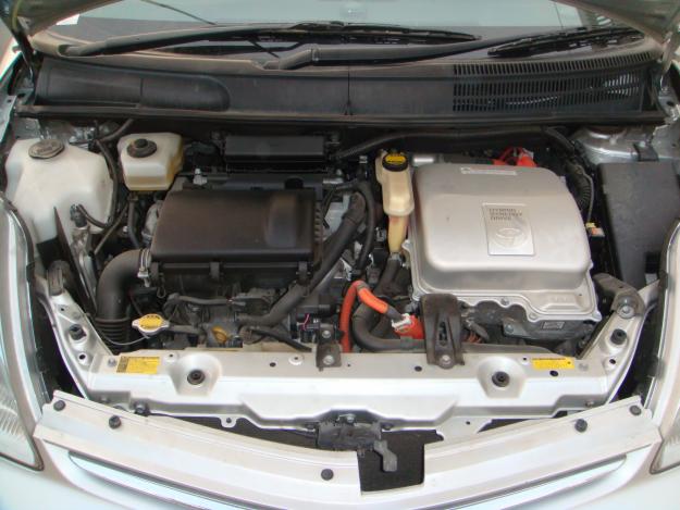 Auto Club: Toyota Prius in Pakistan