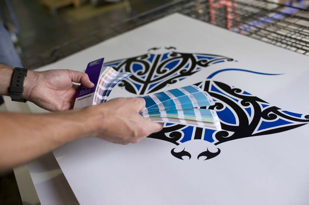 New Zealand Art Print News Screenprinting with NZ printmaker Greg Straight