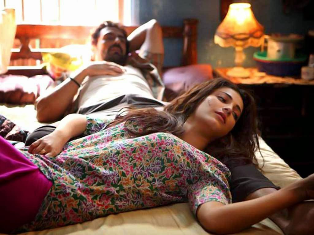 Image result for shruthi hassan kissing in Hindi movies