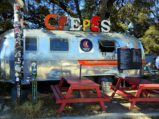 A crepes food truck on 1st Avenue in Austin, TX