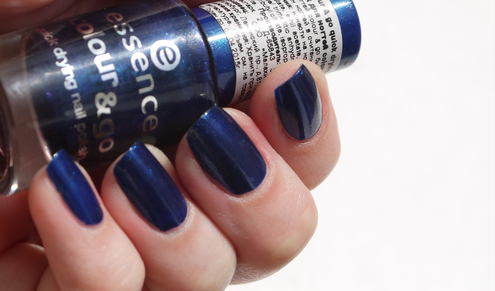 Essence colour &go. Лак essence зеленый. Лак для ногтей `essence` gel nail colour тон 26 8 мл. Essence colour &go. Colour go.