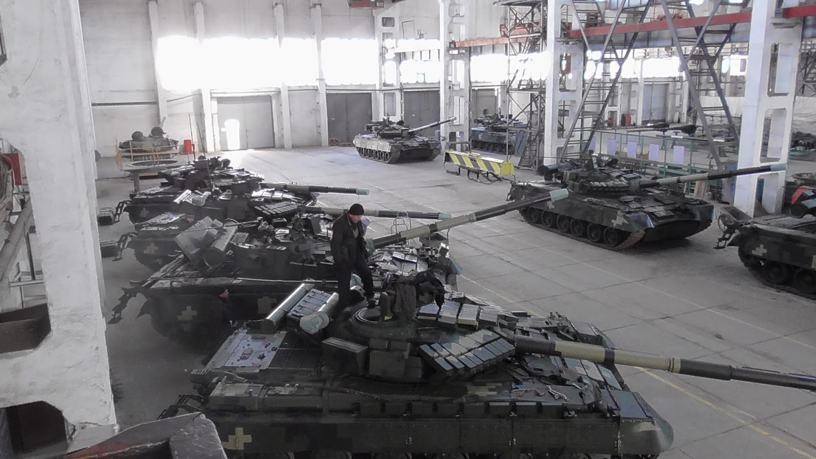 Харківський бронетанковий завод передав ЗСУ 13 танків