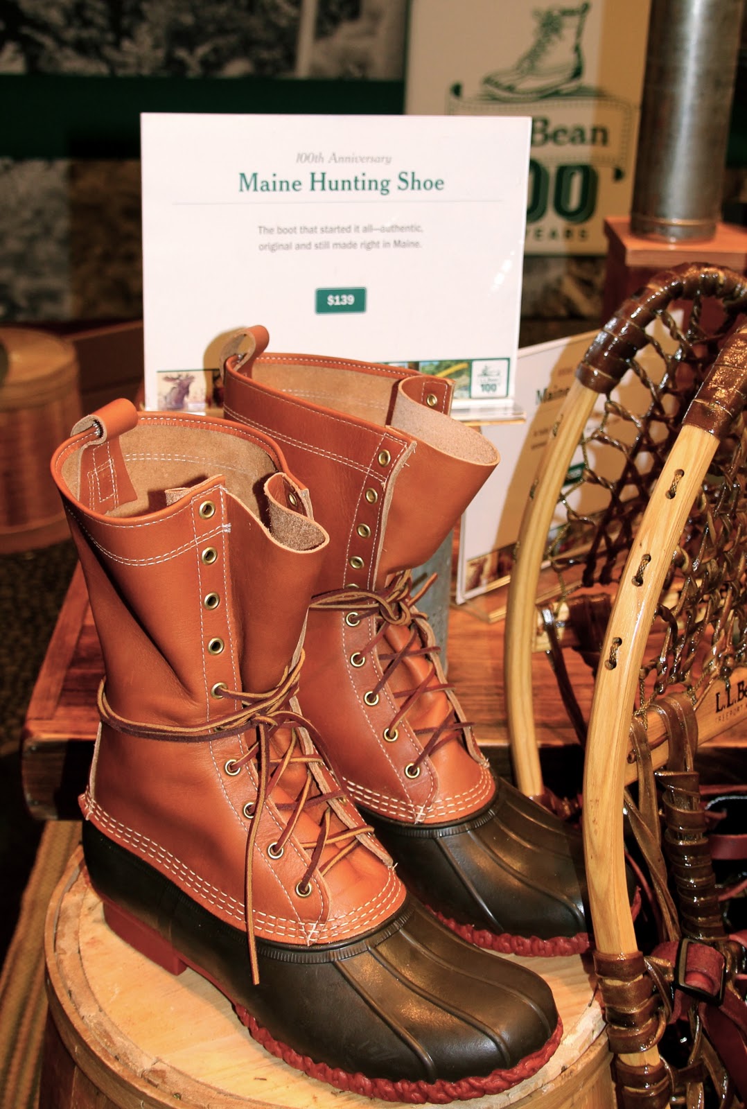 ODYSSEUS TRUNK 100 Years and Counting L.L. Bean, Maine Hunting Shoe