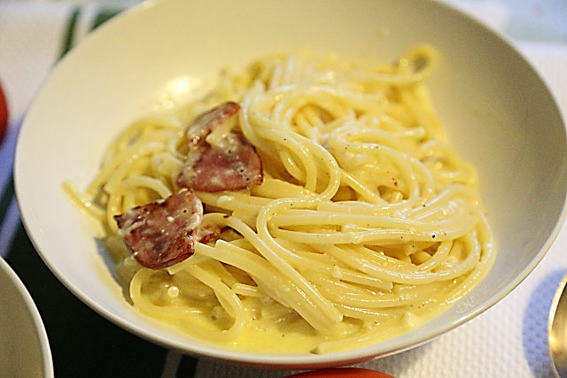 Спагетти карбонара рецепт пармезан гранд подано пекорино романо козий сыр