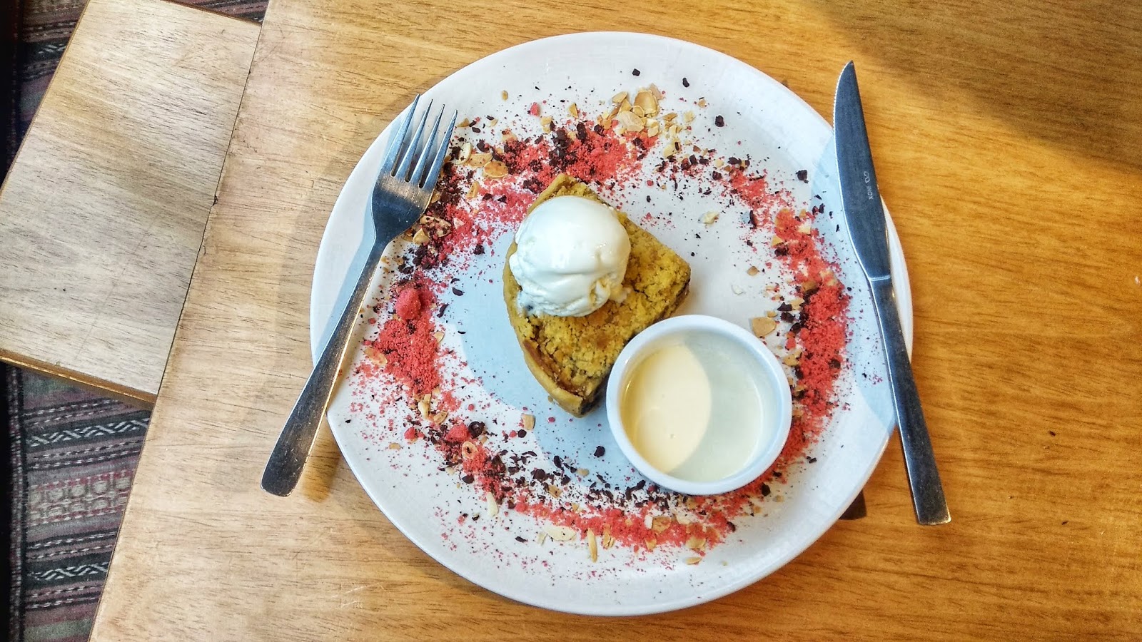 cafe hits bandung, cafe instagramable bandung, jalan jalan bandung, ke bandung dua hari, wisata kuliner bandung