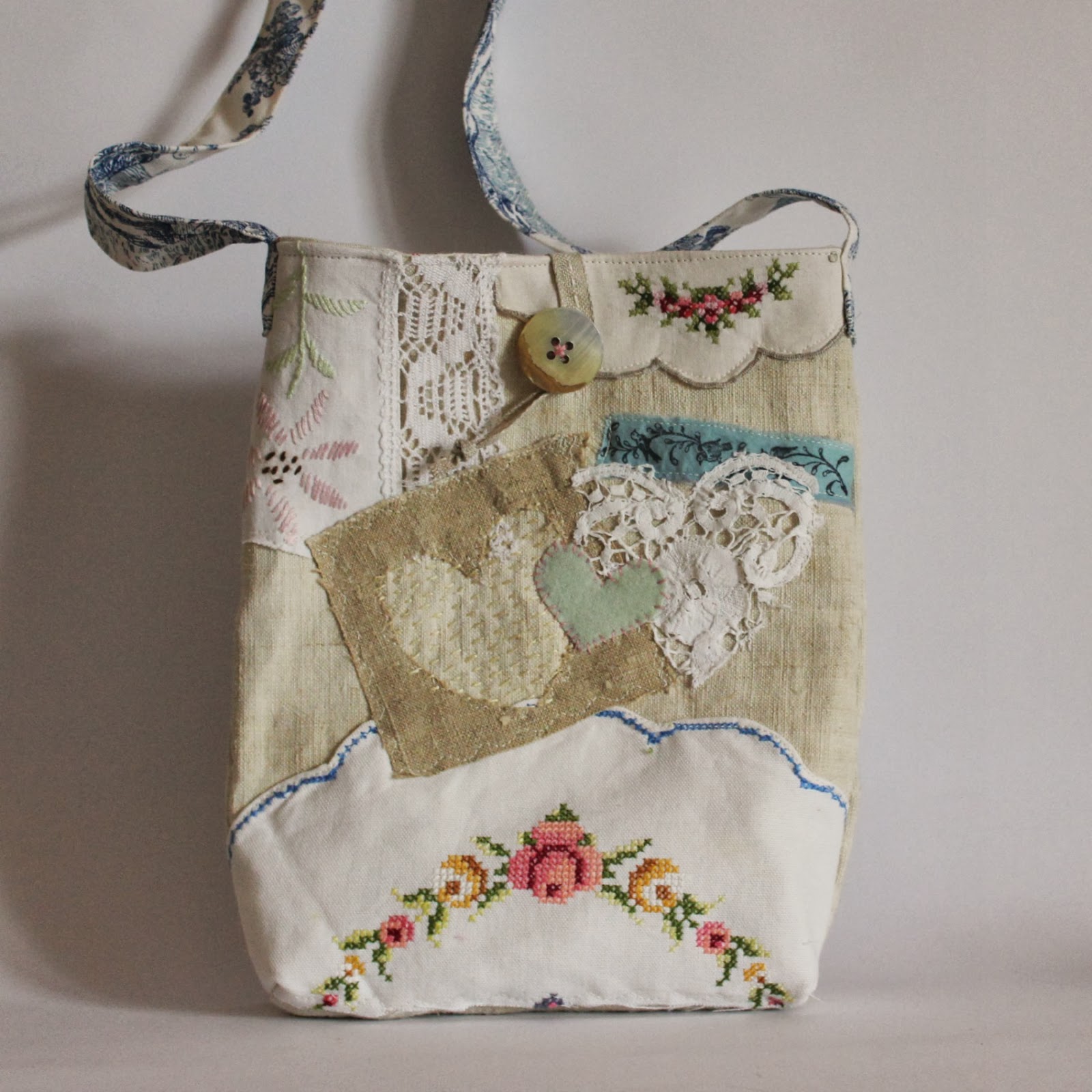 Roxy Creations: Vintage embroidery bags