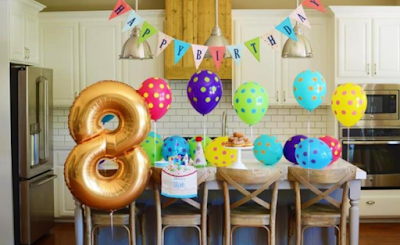 dekorasi balon dan angka 8 arti delapan tahun