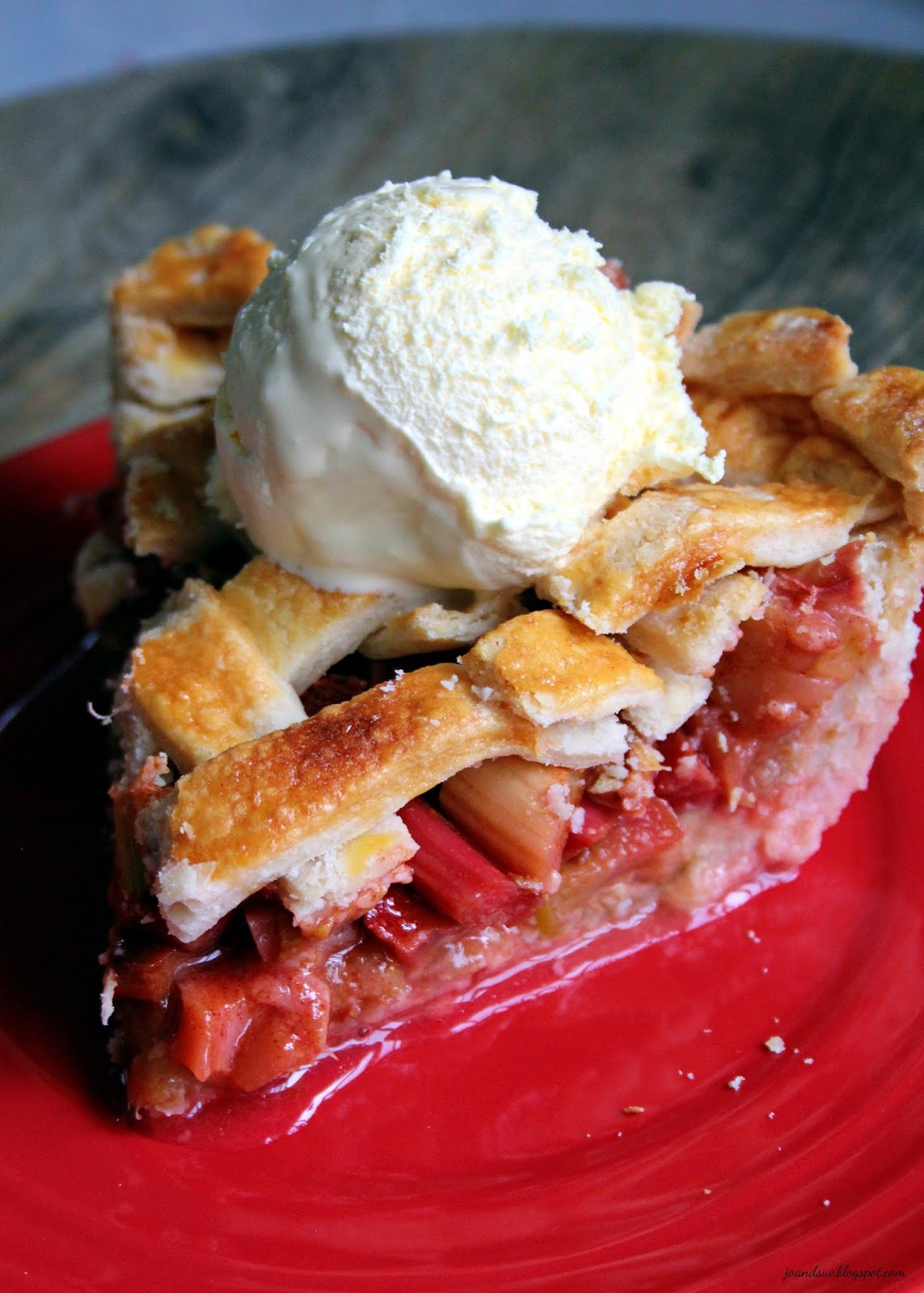 Jo And Sue Old Fashioned Rhubarb Pie jo-and-sue-old-fashioned-rhubarb-pie