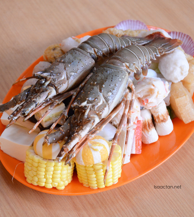 Fresh lobster set - RM49.90 per pax, shown here is for 2pax