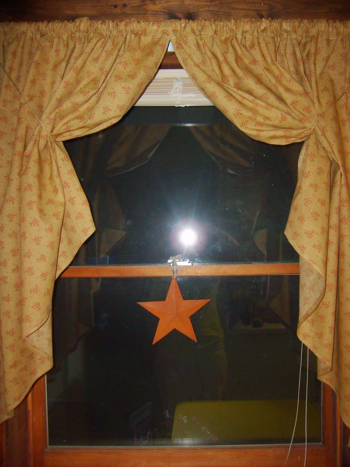 Fabric Mom's Blog DIY Primitive Curtain Tutorial