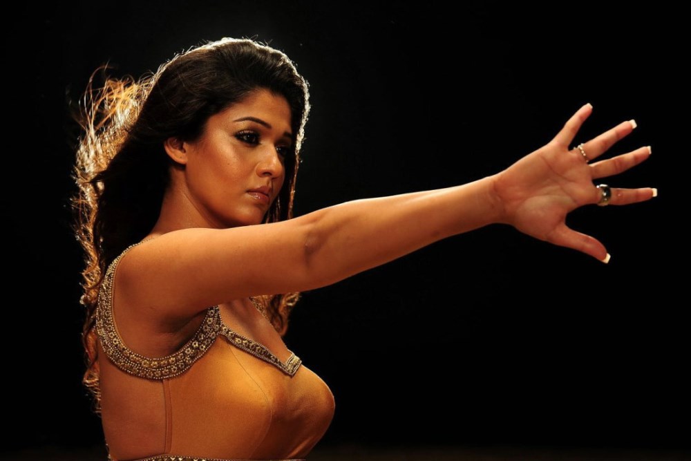 Nayantara in tight golden dress, Nayantara spicy pics