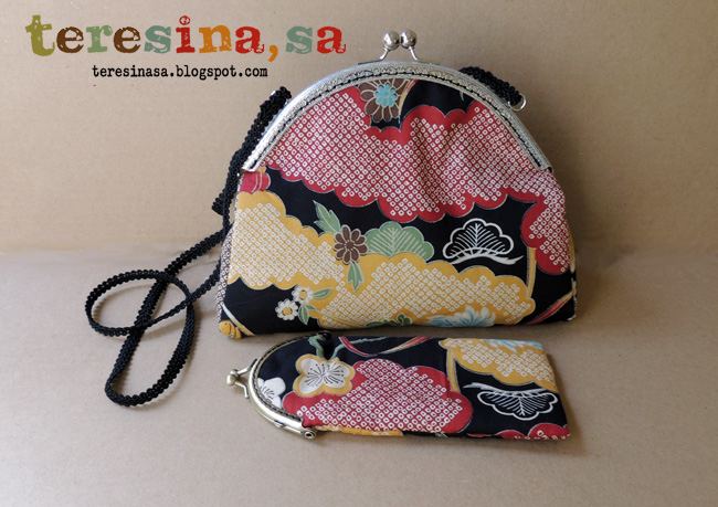 Bolso con boquilla metálica