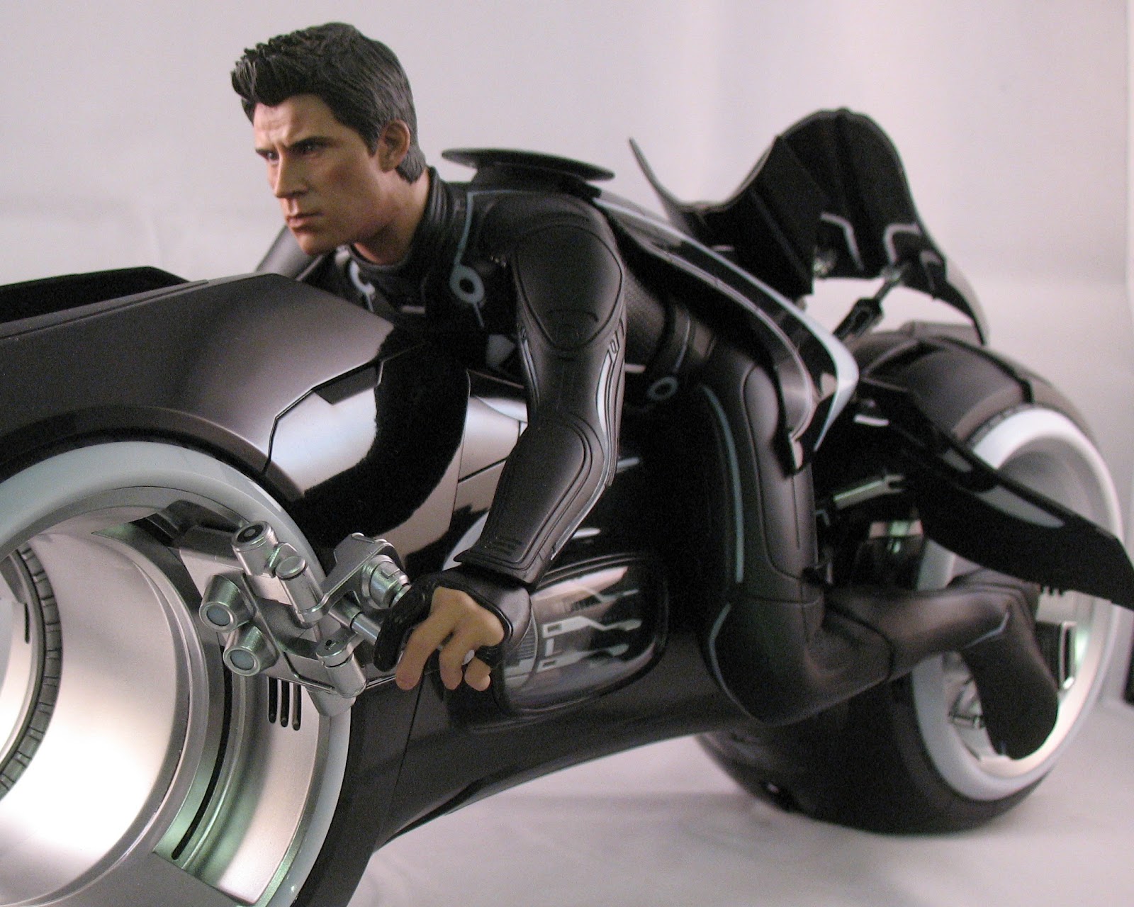 РњРѕС‚РѕС†РёРєР» tron Light Cycle