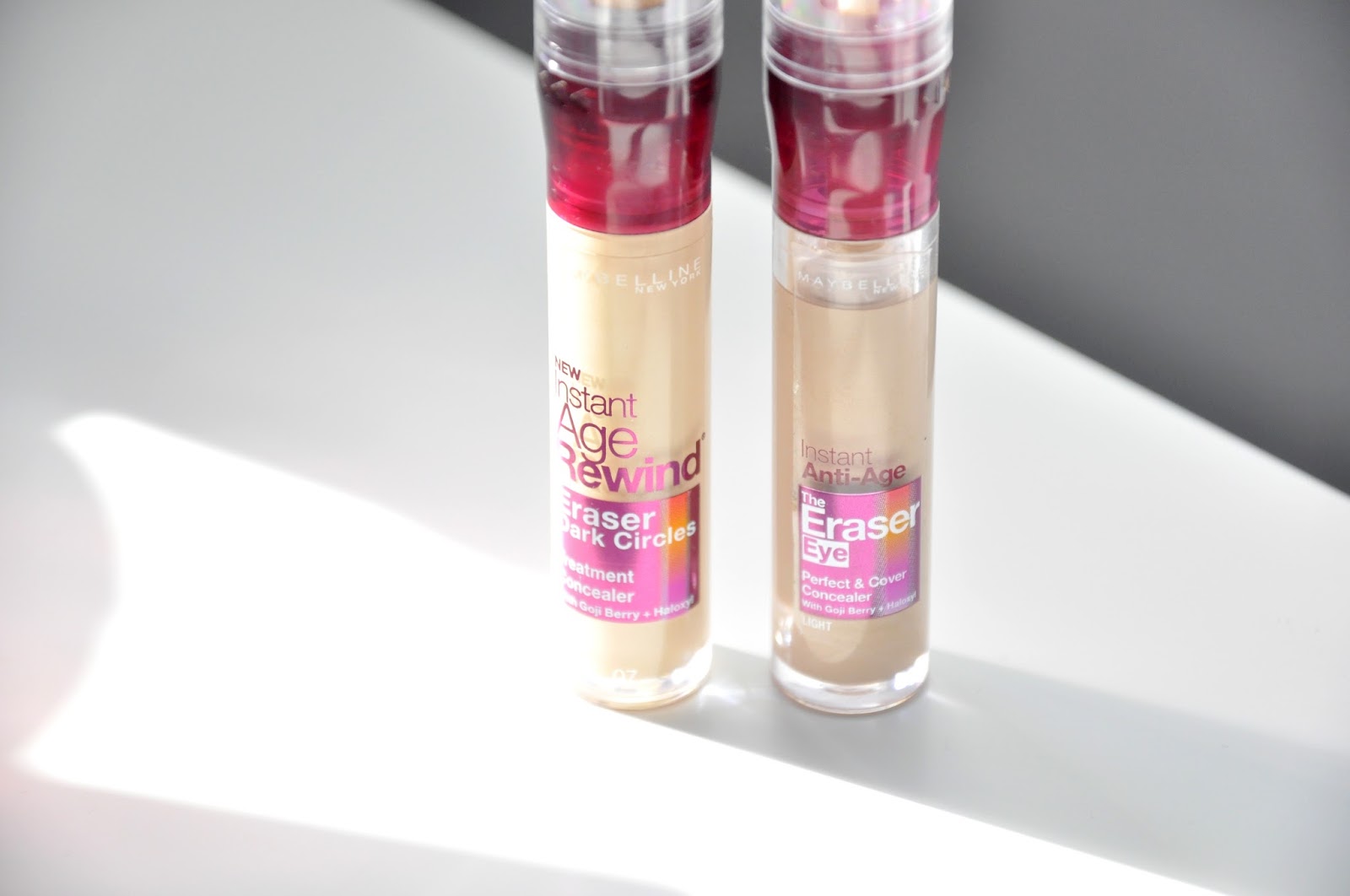 BITWA DWÓCH KOREKTORÓW Z MAYBELLINE INSTANT AGE REWIND VS. ANTIAGE