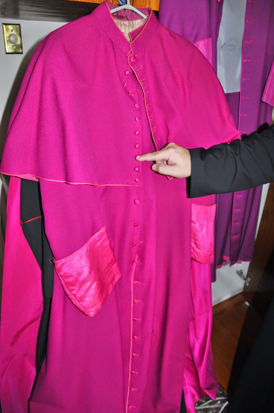 Orbis Catholicus Secundus Choir Dress