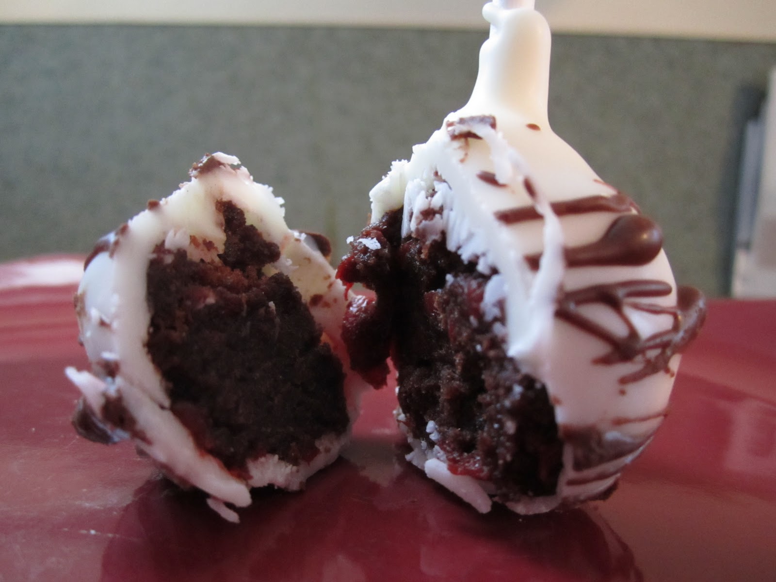 Jessica's Sweet Side: Black Forest Cake Pops