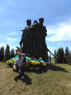 Пам'ятник полеглим козакам та селянам-повстанцям