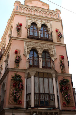 Toledo decorado para la fiesta del Corpus. 